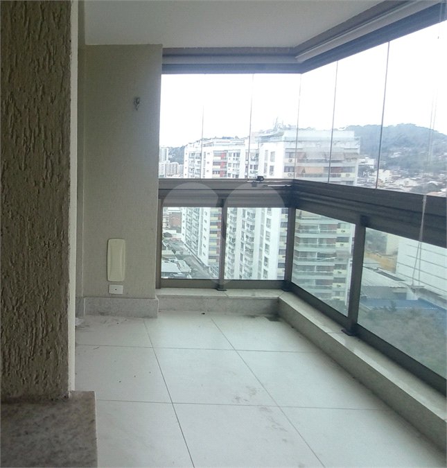 Apartamento para alugar com 3 quartos, sendo 1 suíte, em Rio Comprido, Rio de Janeiro, RJ