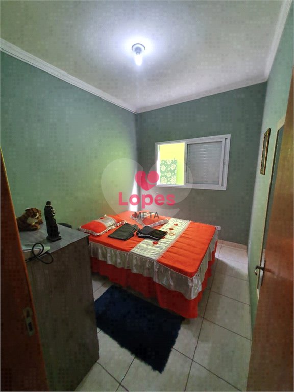 Sobrado à venda com 4 quartos, sendo 1 suíte,  em Jardim Rodolfo, São José dos Campos, SP