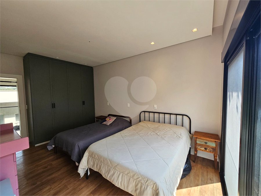Casa à venda com 4 suítes no condomínio Residencial Itahyê, Santana de Parnaíba - SP