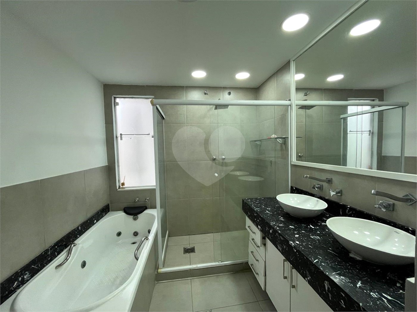 Casa à venda com 4 suítes no condomínio Pedra Mar, Rio de Janeiro - RJ