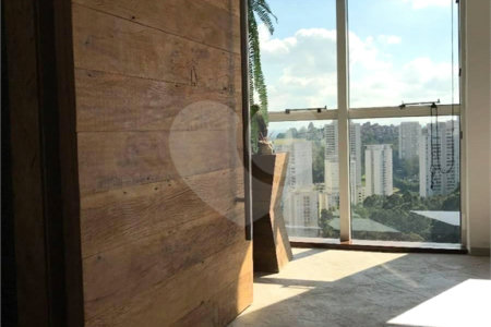 Cobertura à venda com 3 quartos, sendo 1 suíte,  em Vila Andrade, São Paulo, SP
