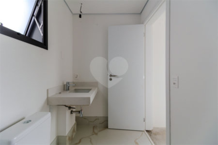 Apartamento à venda com 3 suítes em Vila Nova Conceição, São Paulo, SP