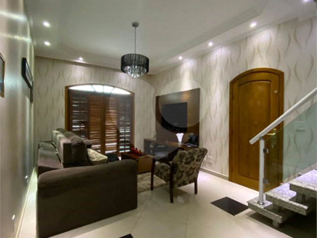 Casa à venda com 3 quartos, sendo 2 suítes,  em Jardim Brasil, Guarulhos, SP