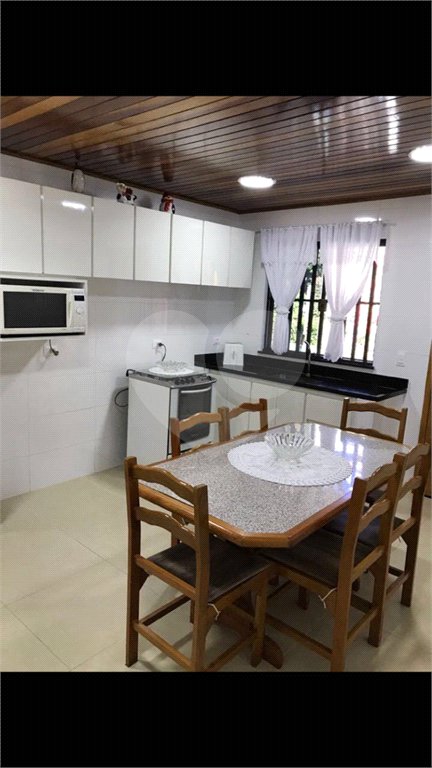 Chácara à venda com 4 quartos, sendo 1 suíte,  em Parque dos Jacarandás, Arujá, SP
