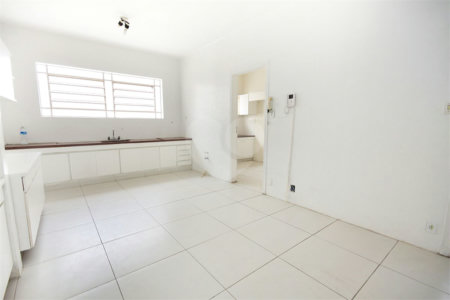 Sobrado à venda com 4 quartos, sendo 2 suítes,  em Alto da Boa Vista, São Paulo, SP