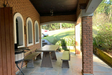 Casa à venda com 4 quartos, sendo 1 suíte, em Portal das Pedras-canedos (batatuba), Piracaia, SP