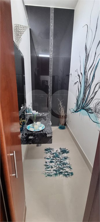 Casa à venda com 5 quartos, sendo 2 suítes, no condomínio Swiss Park, São Bernardo do Campo - SP