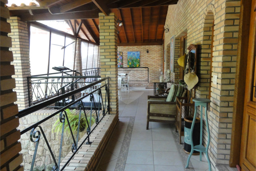 Sobrado à venda com 4 suítes em Tremembé, São Paulo, SP