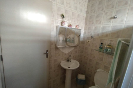 Casa à venda com 6 quartos, sendo 2 suítes, em Chora Menino, São Paulo, SP
