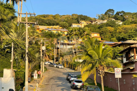 Casa em condomínio à venda com 3 quartos, sendo 2 suítes, em João Fernandes, Armação dos Búzios, RJ