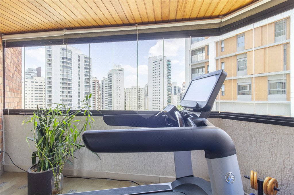 Apartamento à venda com 4 quartos, sendo 2 suítes, em Indianópolis, São Paulo, SP
