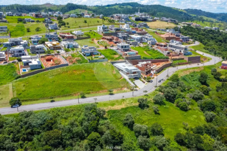 Terreno à venda no condomínio Residencial Campo de Toscana, Vinhedo - SP