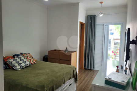 Sobrado à venda com 3 quartos, sendo 1 suíte,  em Vila Marari, São Paulo, SP