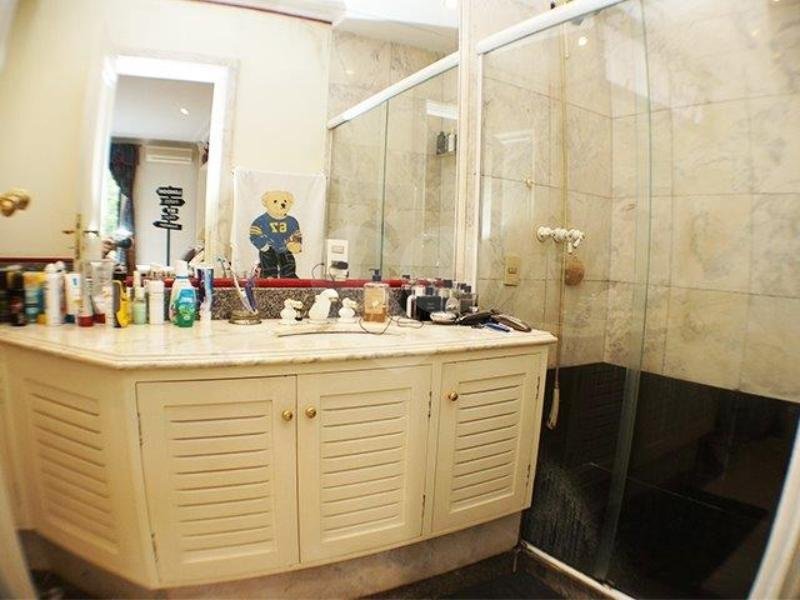 Apartamento à venda ou para alugar com 4 suítes em Moema, São Paulo, SP