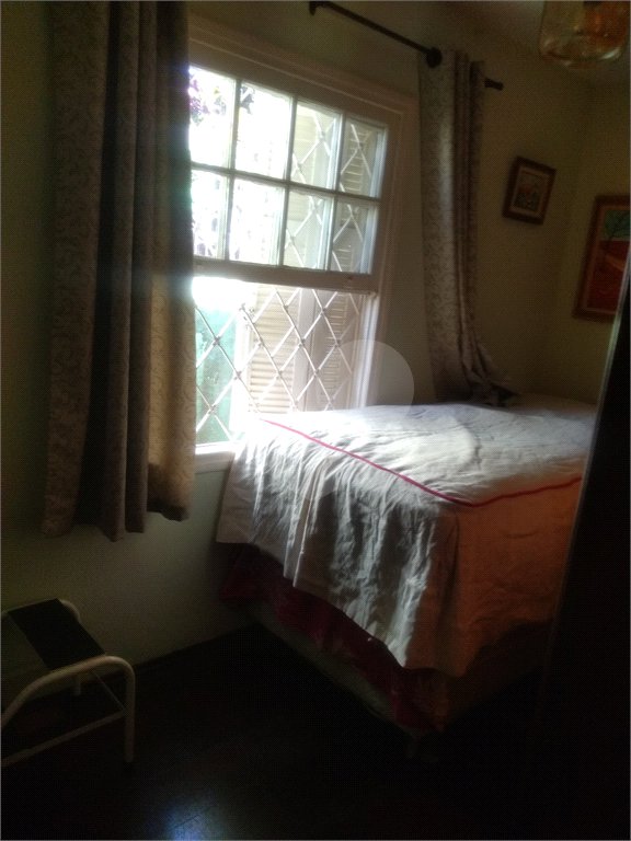 Sobrado à venda com 3 quartos em Horto, São Paulo, SP