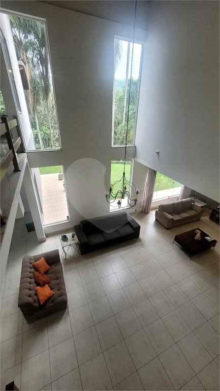Casa à venda com 5 suítes no condomínio Associação Reserva das Hortênsias, Mairiporã - SP