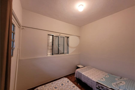Sobrado à venda com 4 quartos em Vila Jurema, Ferraz de Vasconcelos, SP