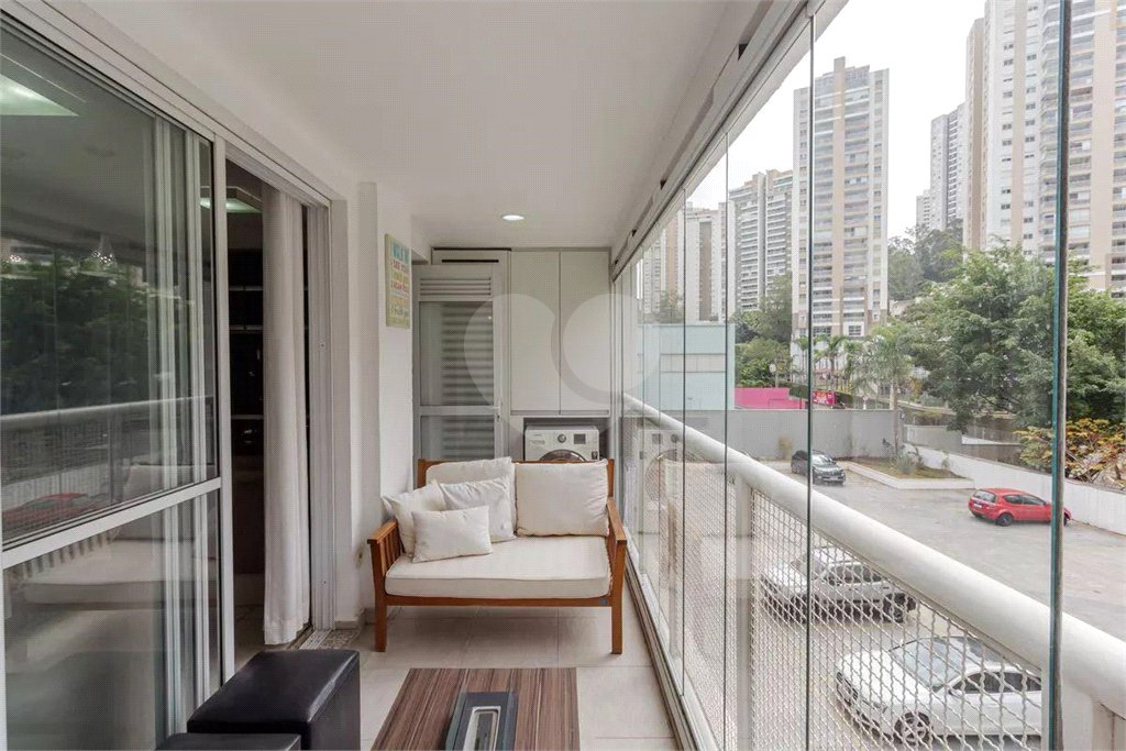 Apartamento à venda com 2 quartos, sendo 1 suíte,  em Vila Andrade, São Paulo, SP