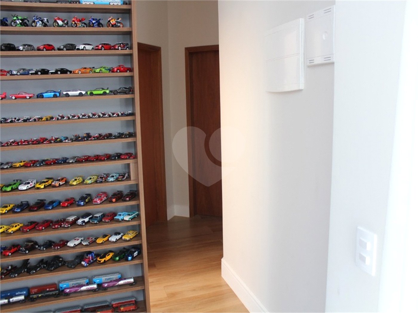 Casa à venda com 3 quartos, sendo 2 suítes, no condomínio Residencial Mantova, Indaiatuba - SP