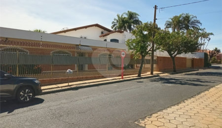 Casa à venda com 3 quartos, sendo 1 suíte,  em Vila José Bonifácio, Araraquara, SP