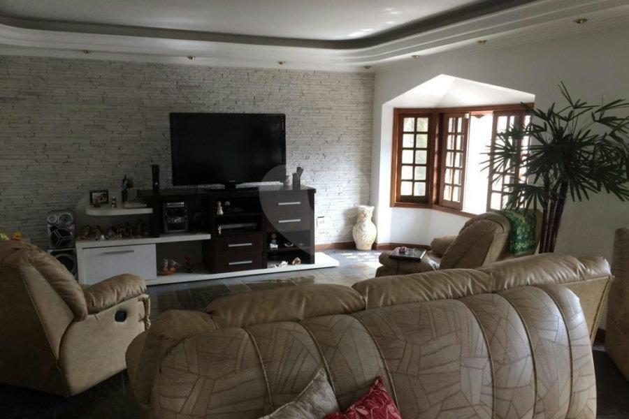 Casa à venda com 3 quartos, sendo 1 suíte, em Vila Nova Cachoeirinha, São Paulo, SP