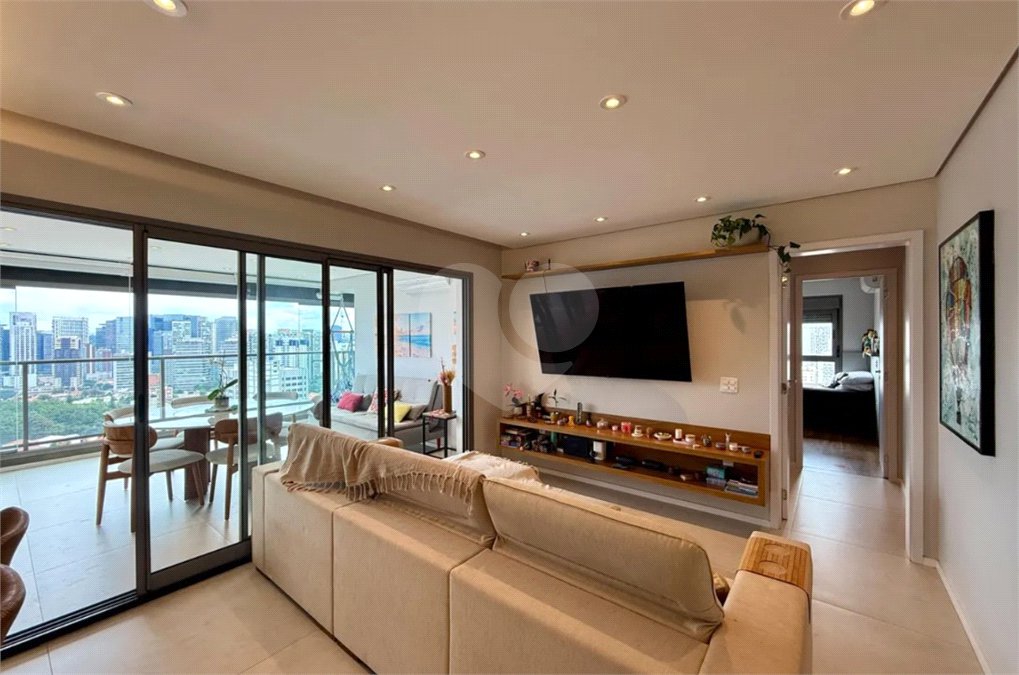 Apartamento à venda com 3 suítes em Santo Amaro, São Paulo, SP