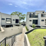 Casa à venda com 2 suítes no condomínio Gran Loft, Cotia - SP