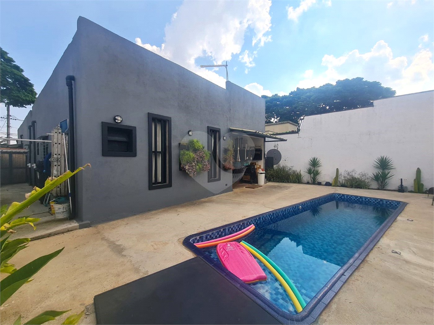 Casa térrea com 3 quartos à venda em Interlagos - SP