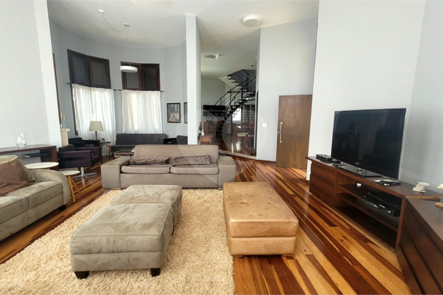 Casa à venda ou para alugar com 4 quartos, sendo 2 suítes, no condomínio Cantareira, Mairiporã - SP