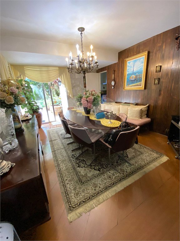 Casa à venda com 4 quartos, sendo 1 suíte,  em Vila Oliveira, Mogi das Cruzes, SP