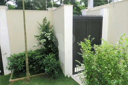 Casa à venda com 3 suítes em Vila Inah, São Paulo, SP