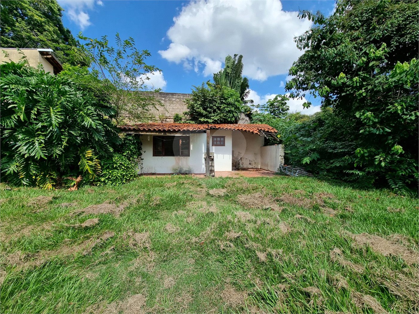 Casa à venda com 3 quartos, sendo 1 suíte, no condomínio São Joaquim, Vinhedo - SP