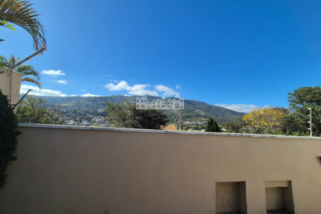 Casa à venda com 3 quartos, sendo 1 suíte, em Retiro das Fontes, Atibaia, SP