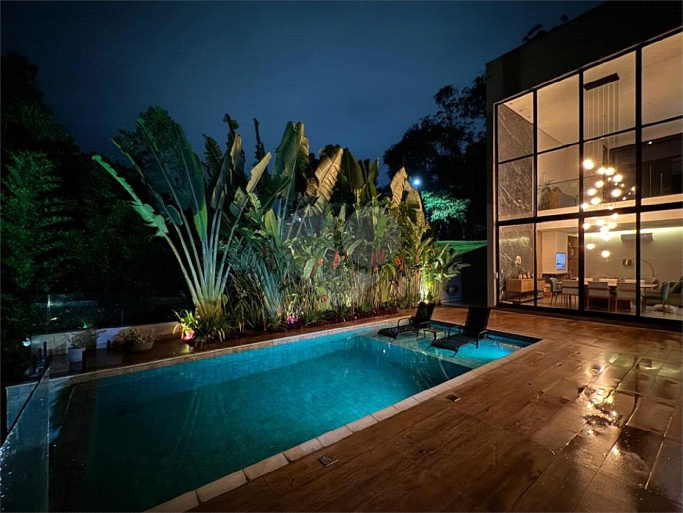 Casa à venda com 3 suítes no condomínio Reserva Santa Maria, Jandira - SP