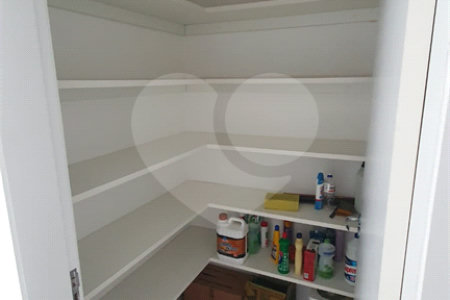 Casa à venda com 3 quartos, sendo 1 suíte, no condomínio Figueira Garden, Atibaia - SP