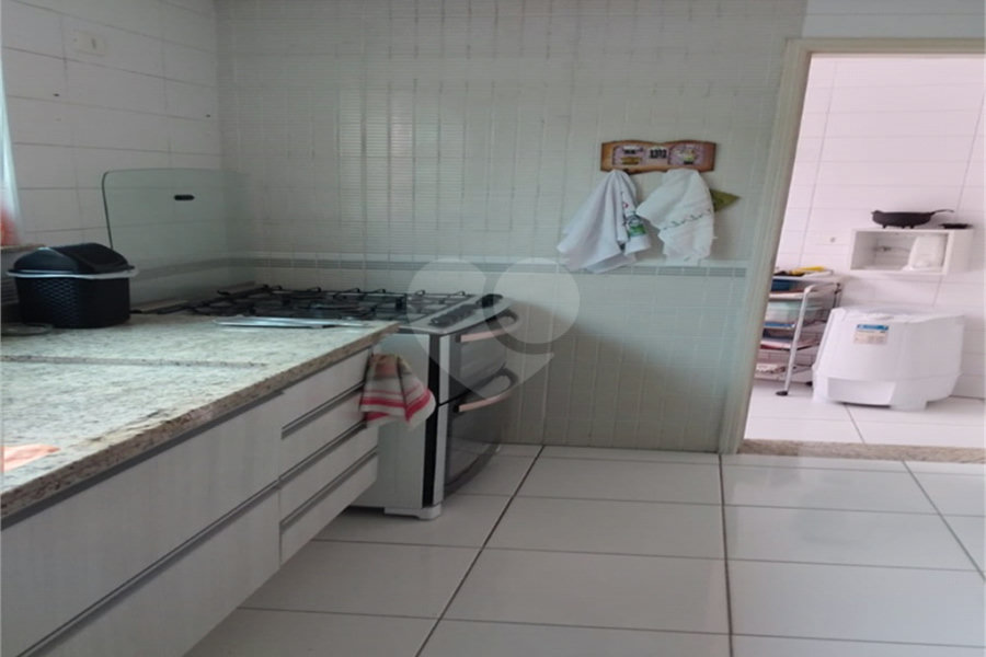 Casa à venda com 3 quartos, sendo 2 suítes, no condomínio Villa's Residencial, São Paulo - SP