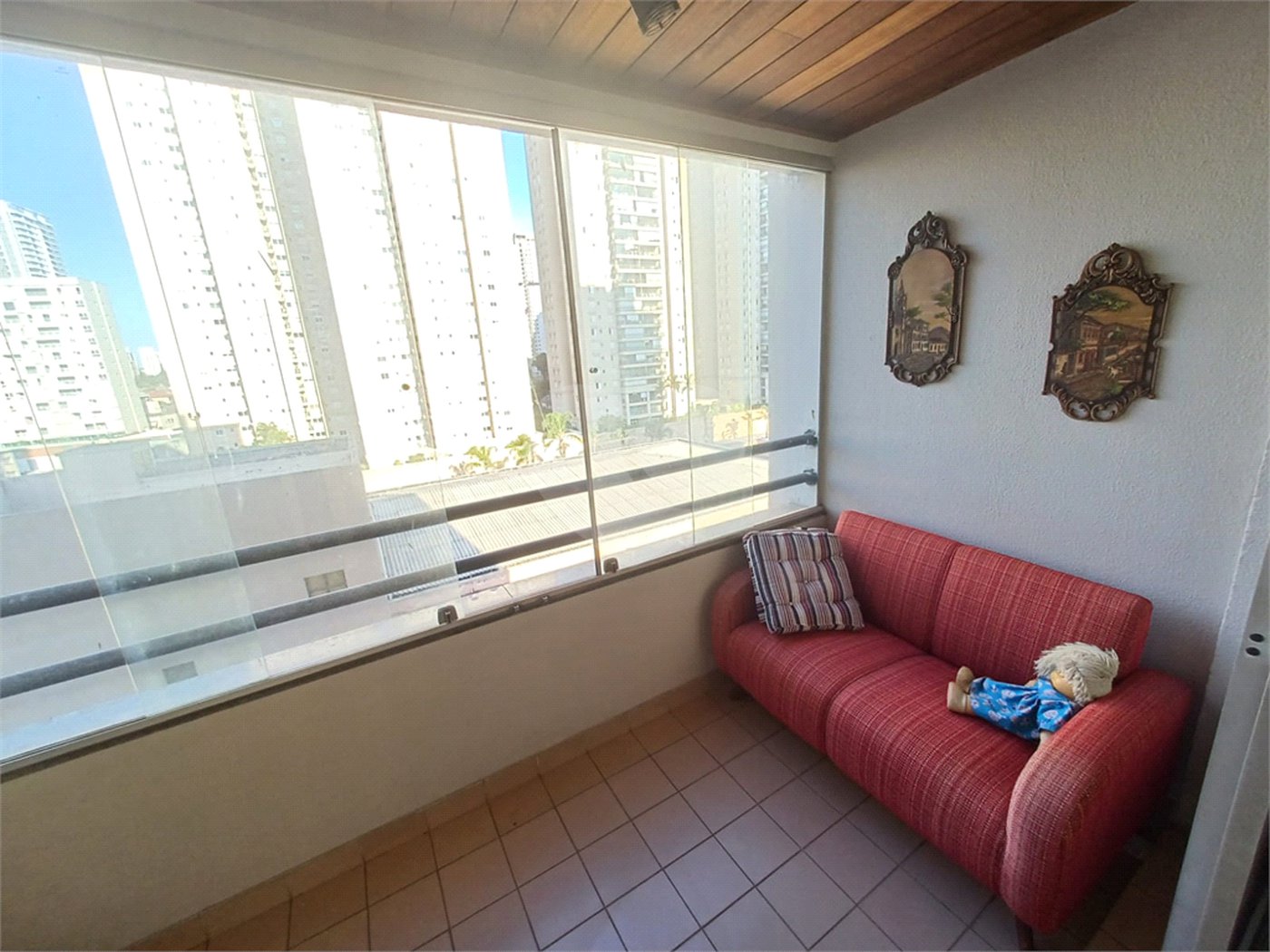 Apartamento à venda com 3 quartos, sendo 1 suíte, em Jardim das Acácias, São Paulo, SP