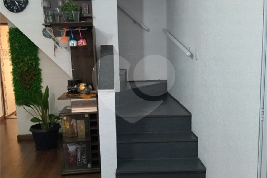 Sobrado à venda com 3 quartos em Artur Alvim, São Paulo, SP