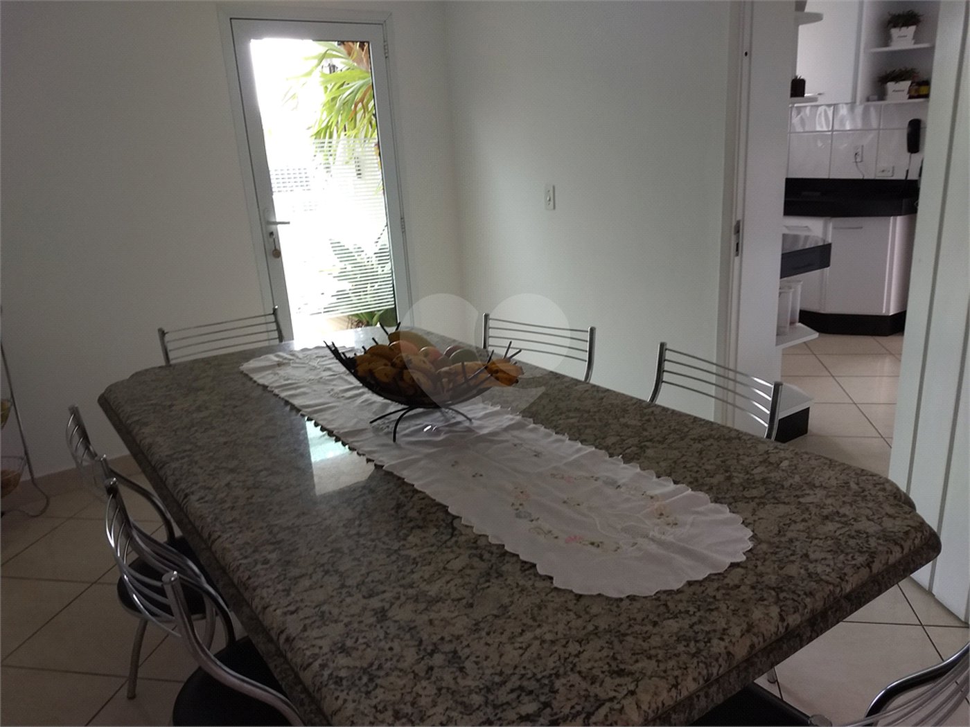 Casa Térrea à venda ou para alugar com 4 suítes em Horto, São Paulo, SP