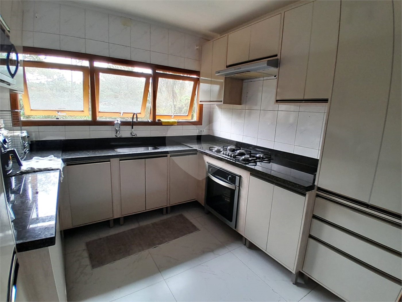 Casa Térrea à venda com 5 quartos, sendo 2 suítes,  em Roseira, Mairiporã, SP