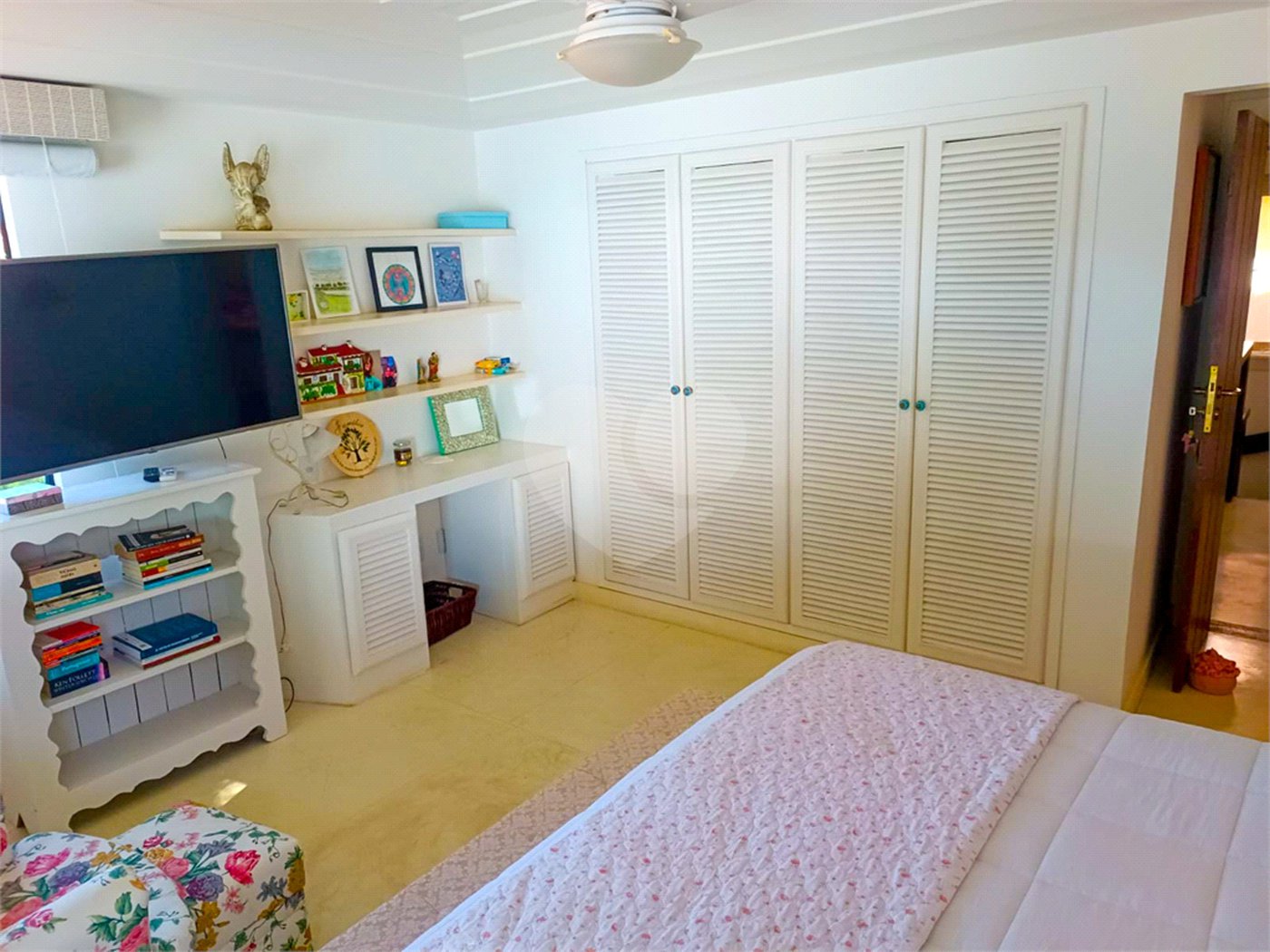 Casa à venda com 5 quartos, sendo 4 suítes, em Manguinhos, Armação dos Búzios, RJ