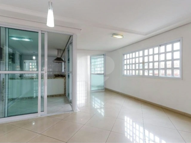 Sobrado à venda com 4 suítes em Vila Albertina, São Paulo, SP
