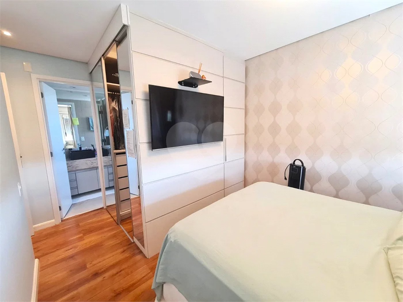 Apartamento à venda com 4 quartos, sendo 3 suítes, em Jardim Marajoara, São Paulo, SP