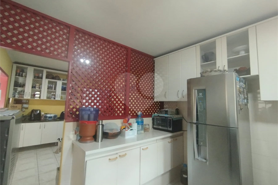 Sobrado à venda com 3 quartos em Vila Irmãos Arnoni, São Paulo, SP