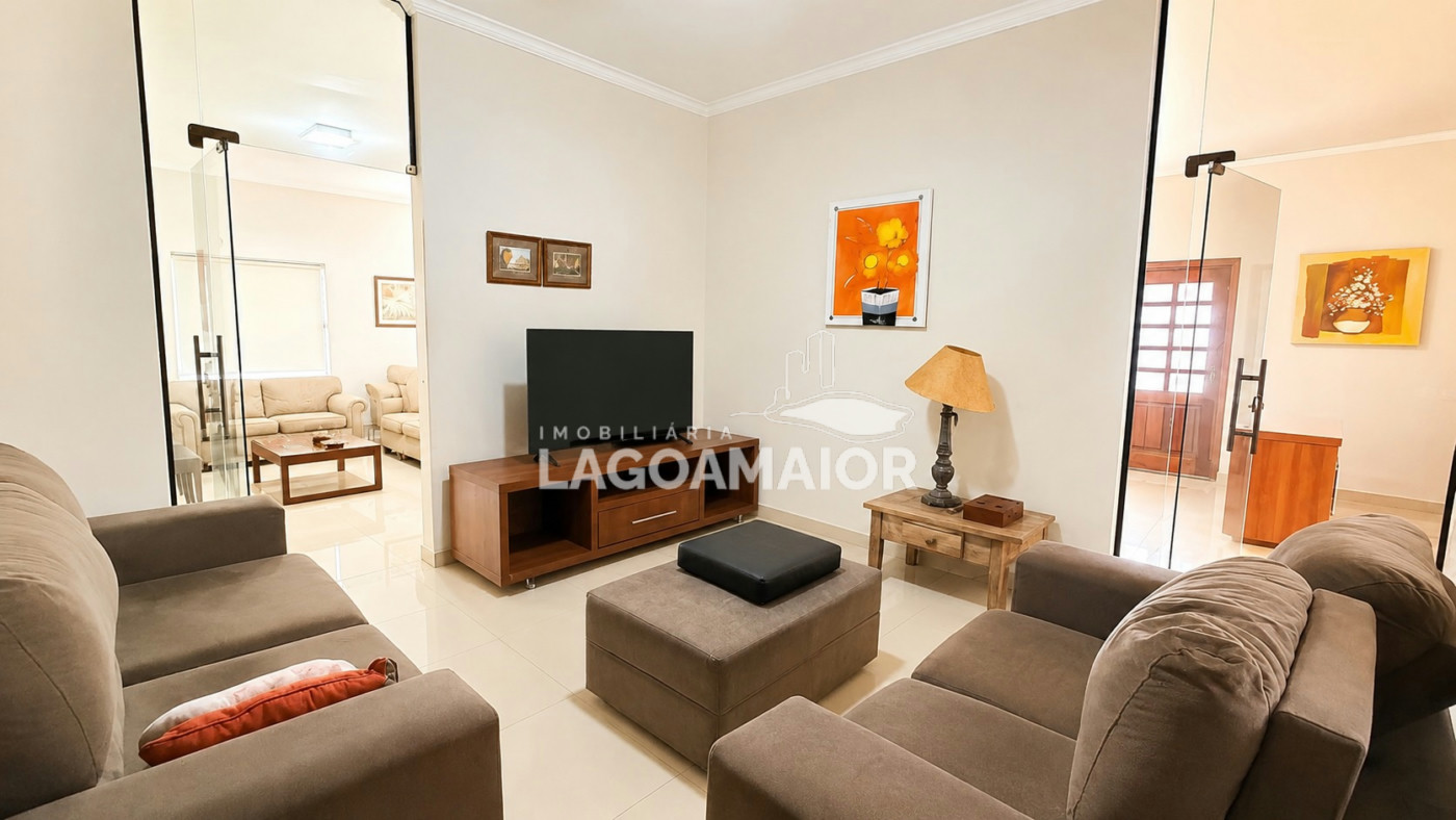 Casa à venda com 6 quartos, sendo 3 suítes,  em Santos Dumont, Três Lagoas, MS