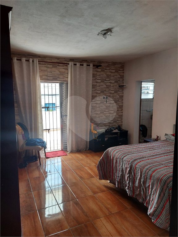 Casa à venda com 4 quartos, sendo 1 suíte, em Vila Pirajussara, São Paulo, SP
