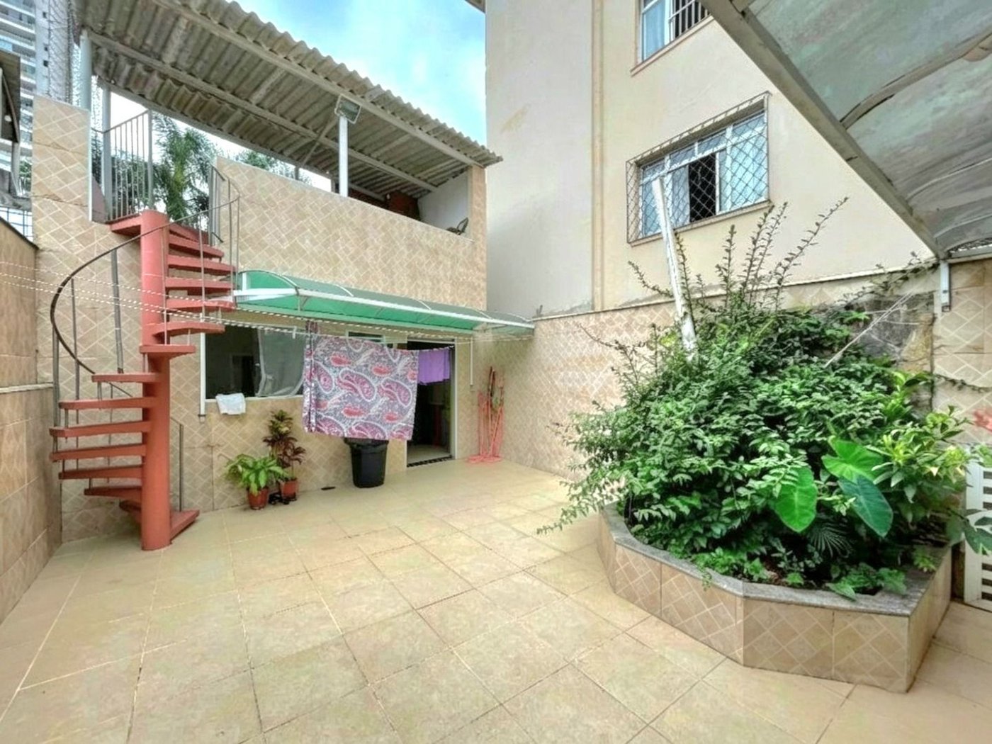 Casa com 3 dormitórios à venda, 210 m² por R$ 1.200.000,00 - Encruzilhada - Santos/SP