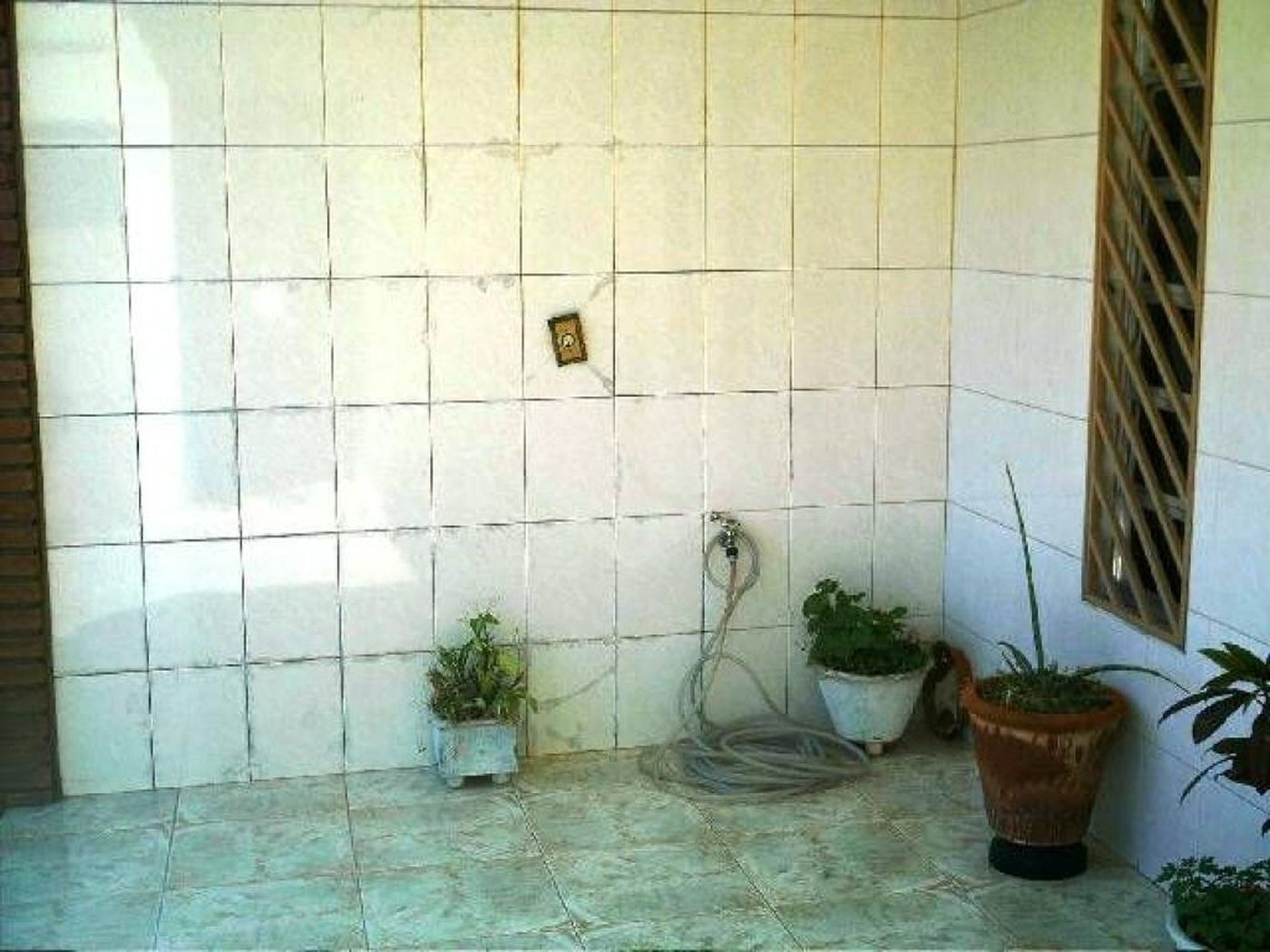 Sobrado à venda com 4 quartos, sendo 3 suítes, em Horto, São Paulo, SP