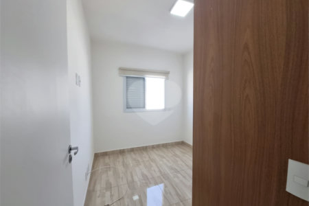 Casa à venda com 3 quartos, sendo 1 suíte, no condomínio Residencial Américo Figueiredo, Sorocaba - SP
