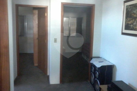 Sobrado à venda com 5 quartos, sendo 2 suítes, em Jardim Aeroporto, São Paulo, SP